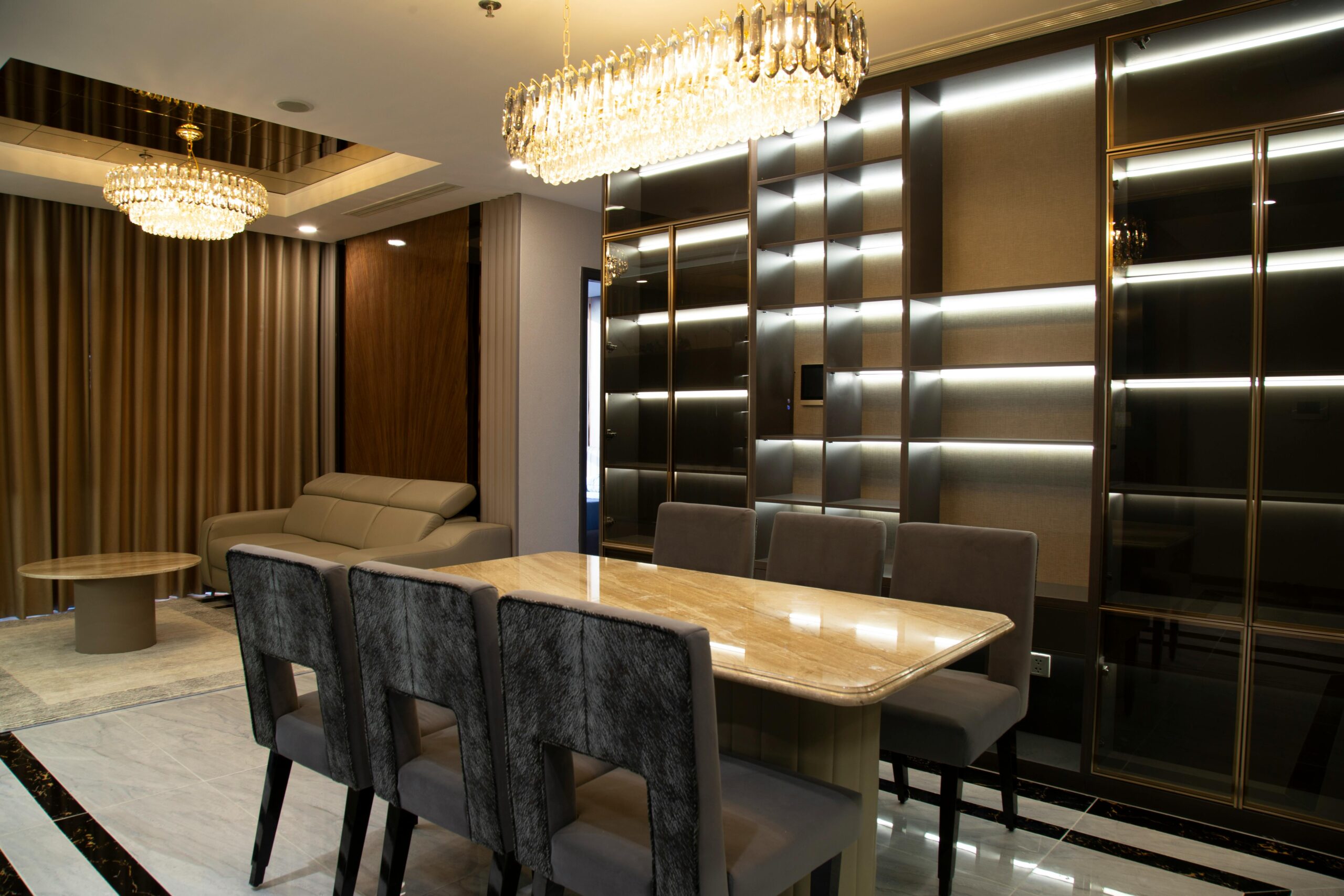 Thi công nội thất Vinhomes Skylake 3 phòng ngủ 133 m2 – Thiết kế hiện đại, sang trọng 18 Bàn ăn với decor tủ trưng bày và đèn leaf tạo cảm giác sang trọng, đủ đầy