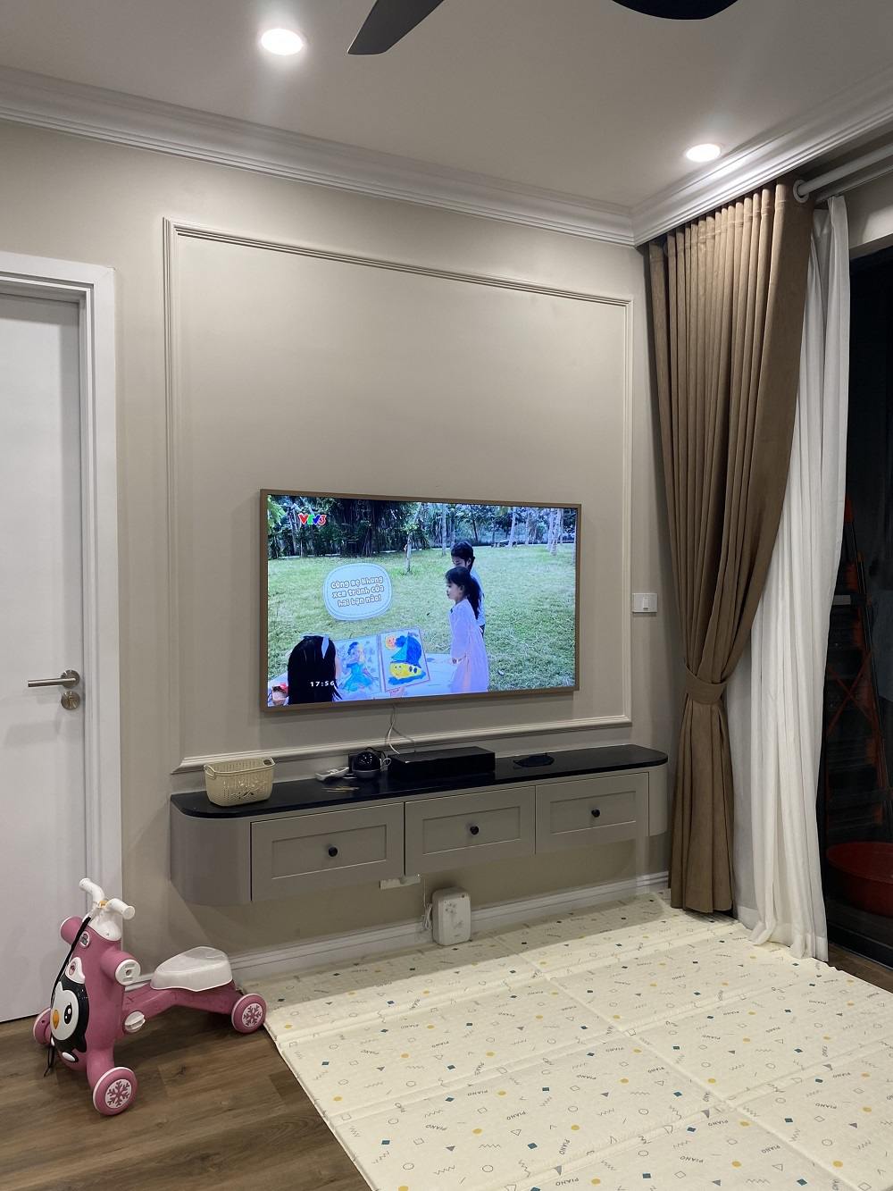 Kệ tivi đơn giản