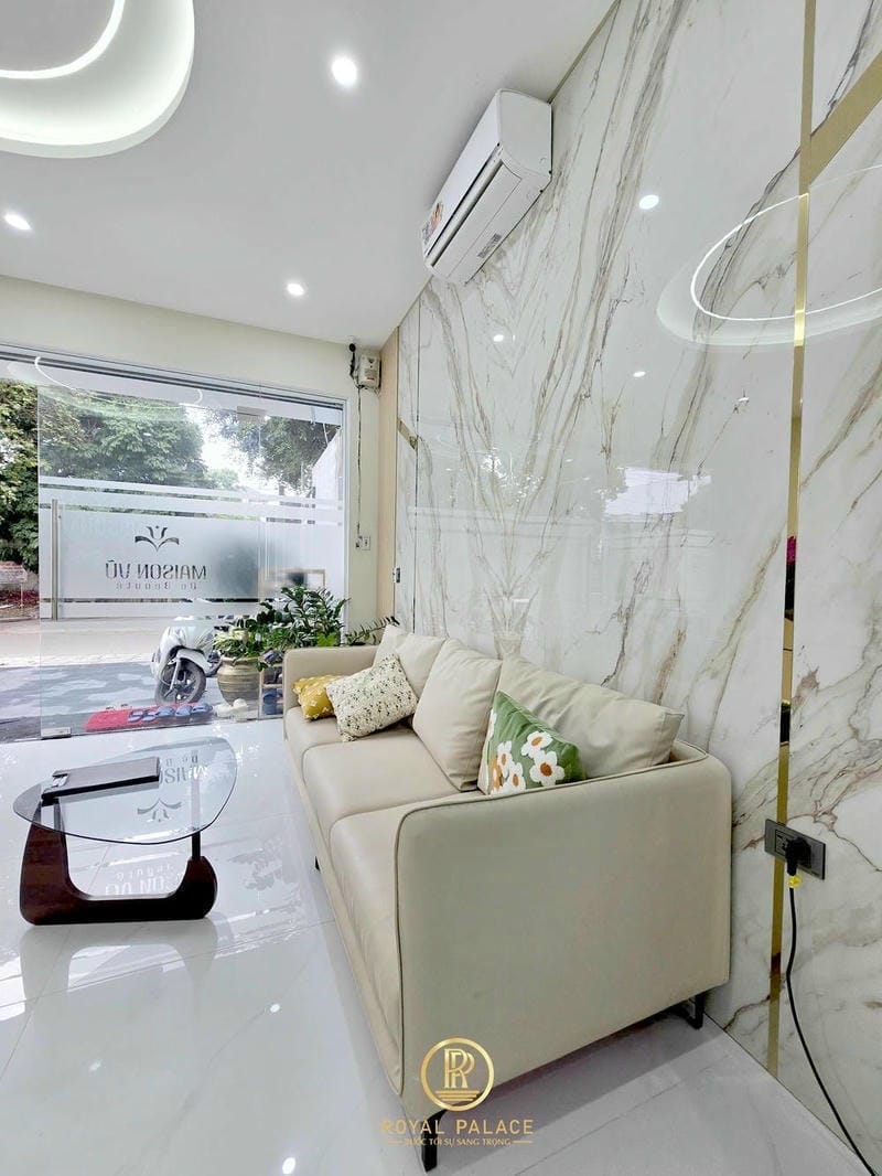 Thi Công Phòng Khám Maison Vũ – Không Gian Hiện Đại Chuẩn Y Khoa 13 Ảnh thi công phòng khám Maison Vũ khu vực sảnh chờ