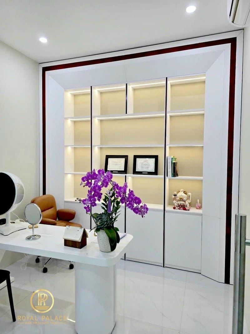 Thi Công Phòng Khám Maison Vũ – Không Gian Hiện Đại Chuẩn Y Khoa 16 Ảnh thi công phòng khám Maison Vũ khu vực khám da 3