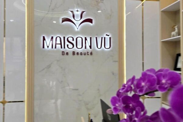 Thi Công Phòng Khám Maison Vũ – Không Gian Hiện Đại Chuẩn Y Khoa 1 Ảnh thi công phòng khám Maison Vũ khu vực chờ